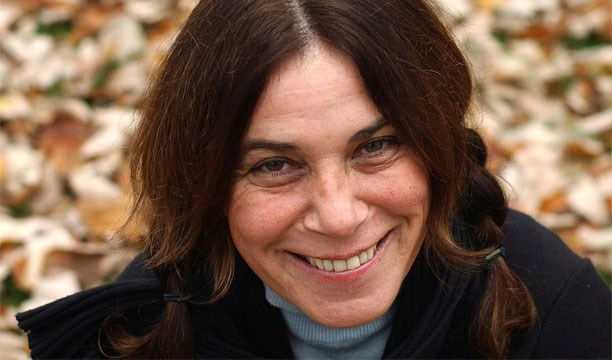 Hem Toplumcu Hem Gerçeküstücü: Latife Tekin ve Perileri
