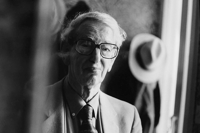 Eric Hobsbawm: “İçinde bulunduğumuz çağ, aşırılık ve barbarlık çağıdır”