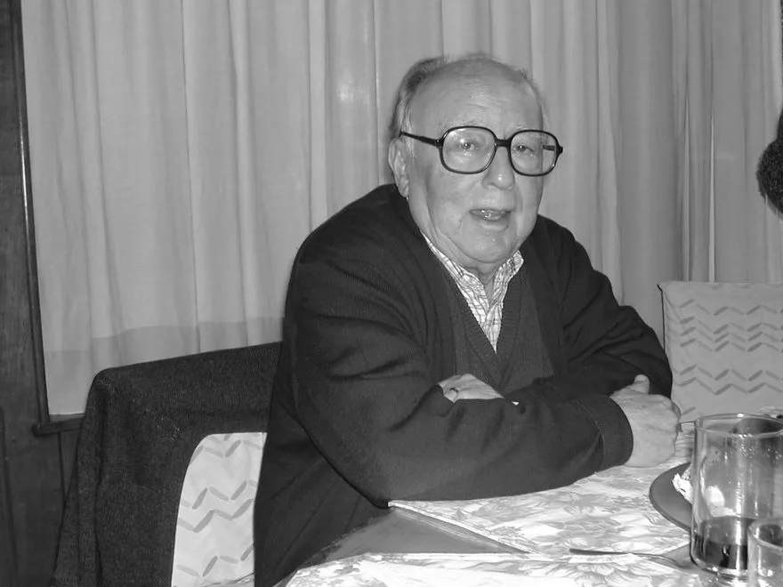 Sinekler, Tanrılar, Yazarlar: Bir Garip Devridaim