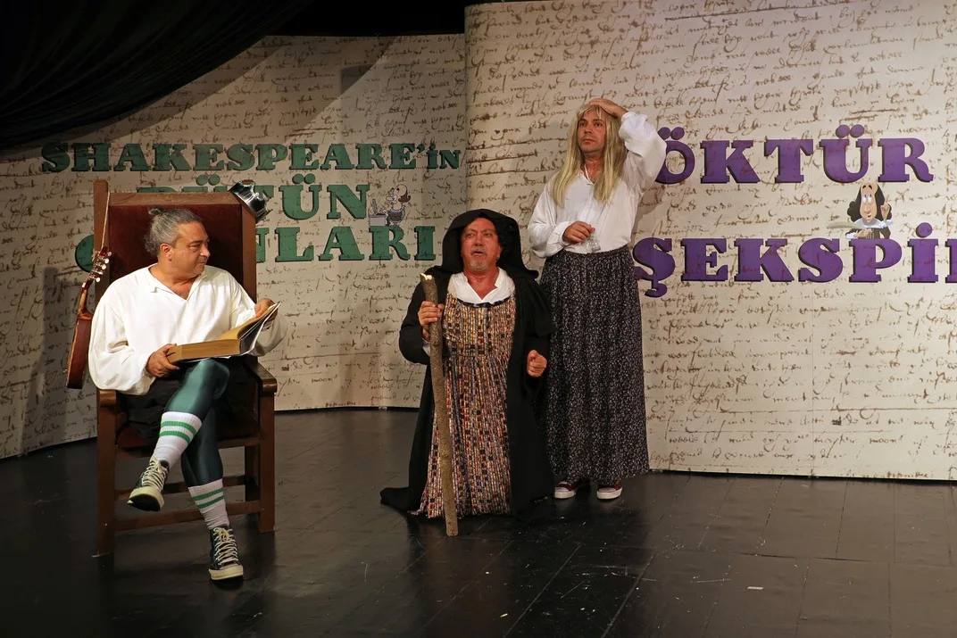 Shakespear’ın Bütün Oyunları Tek Perdede