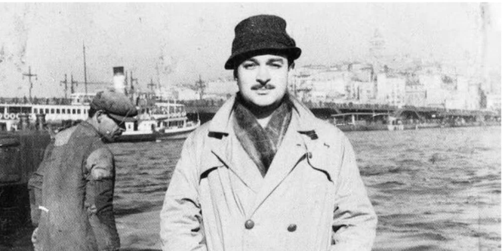 Toplum “İçinde” Beyaz Mantolu Bir Adam