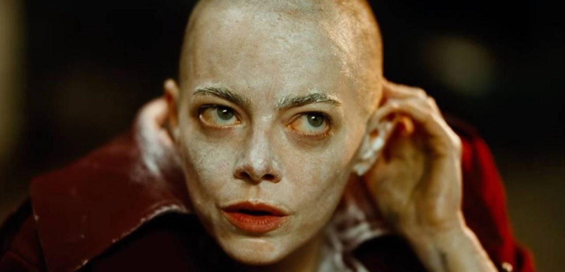 Bugonia-Film-Fragman-2025-Emma-Stone SOSYAL ÇELİŞKİLERİN MİSTİFİKASYONU OLARAK BUGONIA