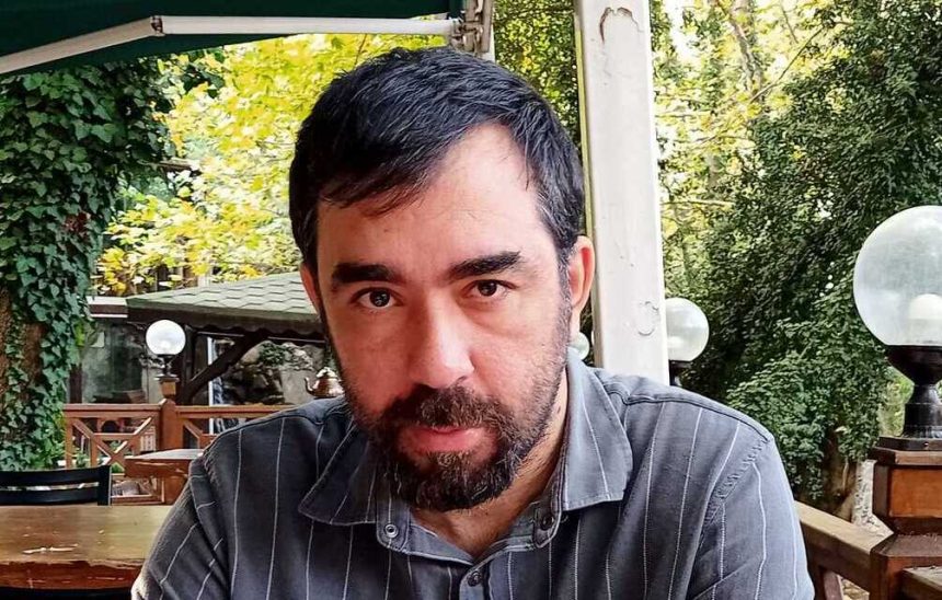 oie_0MDdqzECe68W Gökmen Yener: “Düzyazı beni özgürleştirdi diyebilirim.”