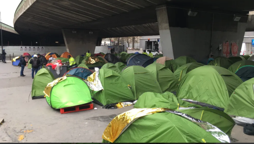 Ekran görüntüsü 2025-12-20 144715 Paris’te Bir Kırmızı Çadır