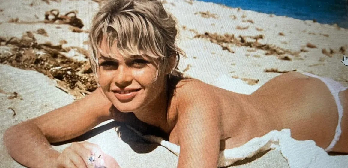 VE TANRI KADINI YARATTI: BRIGITTE  BARDOT