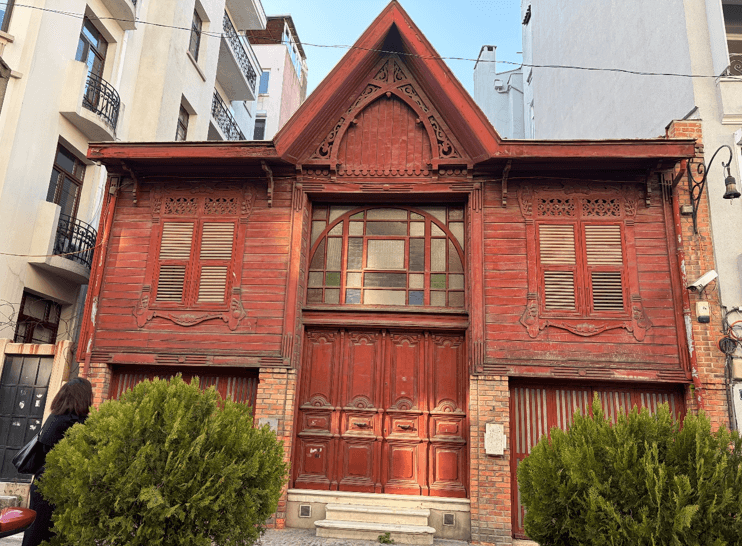 Ercümend Kalmık Müzesi’nde Bir Kitap Sohbeti: “Ağaç Gölgesi” Cemre Öğün