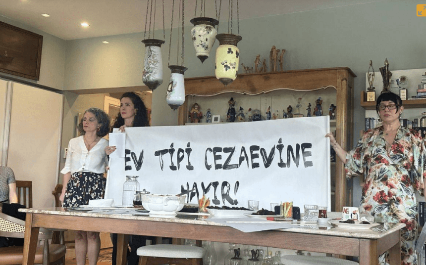 Ekran görüntüsü 2026-06-02 150239 Cumartesi Anneleri ya da Masanın Altındaki Hayalet