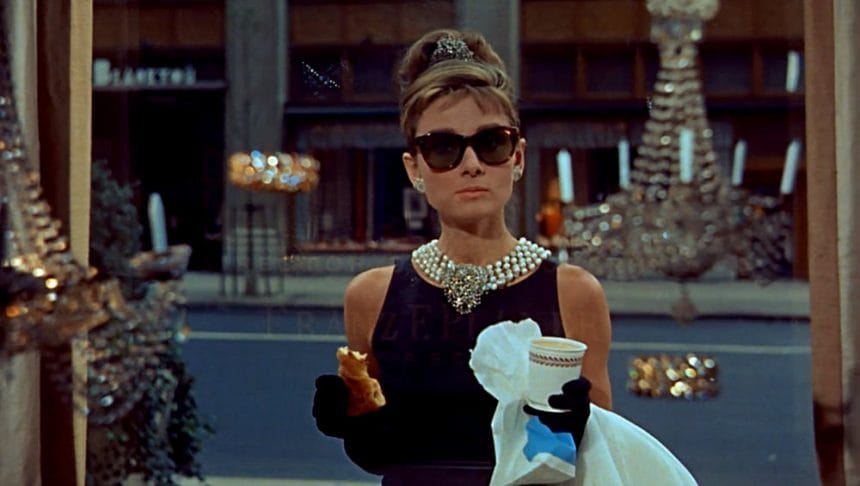 One-Iconic-Look-Audrey-Hepburn-Breakfast-At-Tiffanys-Costumes-Movies-Fashion-Givenchy-Tom-Lorenzo-Site-17 “Tiffany’de Kahvaltı”dan, “Cesur Yeni Dünya”ya
