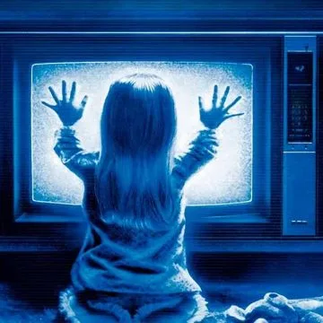 Poltergeist ya da Sinyalsiz Ekrandan Dışarı Fırlayan Dehşet