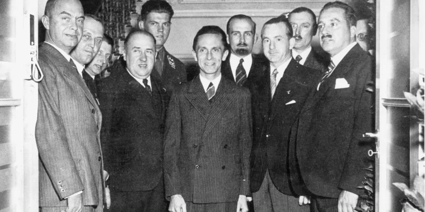 Goebbels ve gazete patronları 1933 Adolf Hitler ve basın özgürlüğü!